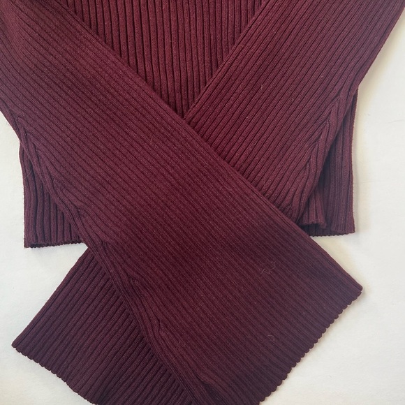 H&M Burgundy Ribbed Knit Sweater - Picture 5 of 6